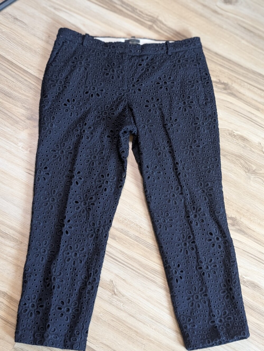 J Crew Cafe Capri Navy Eyelet cropped Pants Women’s 12